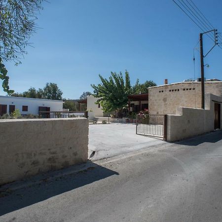 Chloe'S House Guest House Pano Akourdalia Bagian luar foto
