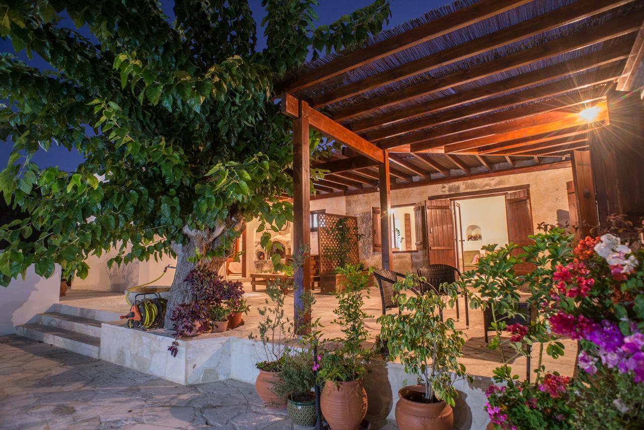 Chloe'S House Guest House Pano Akourdalia Bagian luar foto