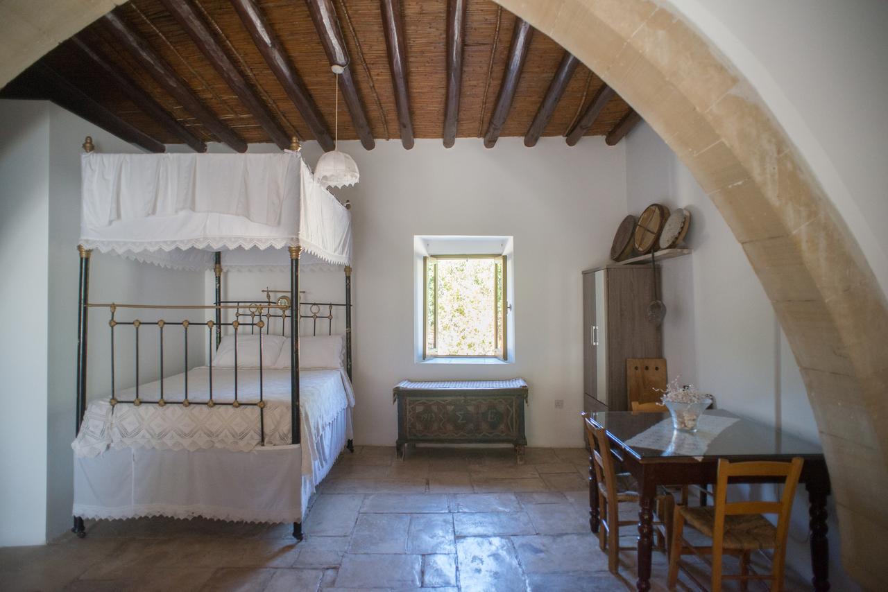Chloe'S House Guest House Pano Akourdalia Bagian luar foto