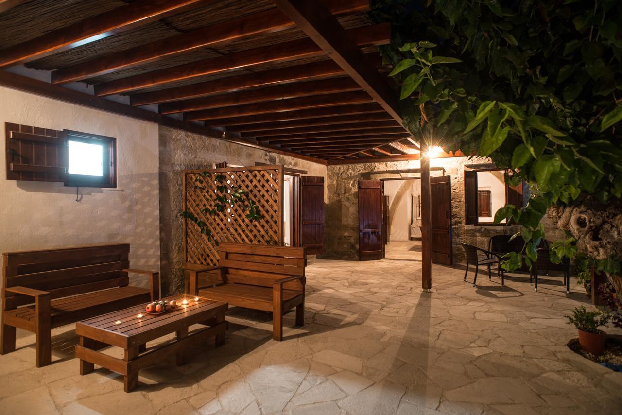 Chloe'S House Guest House Pano Akourdalia Bagian luar foto